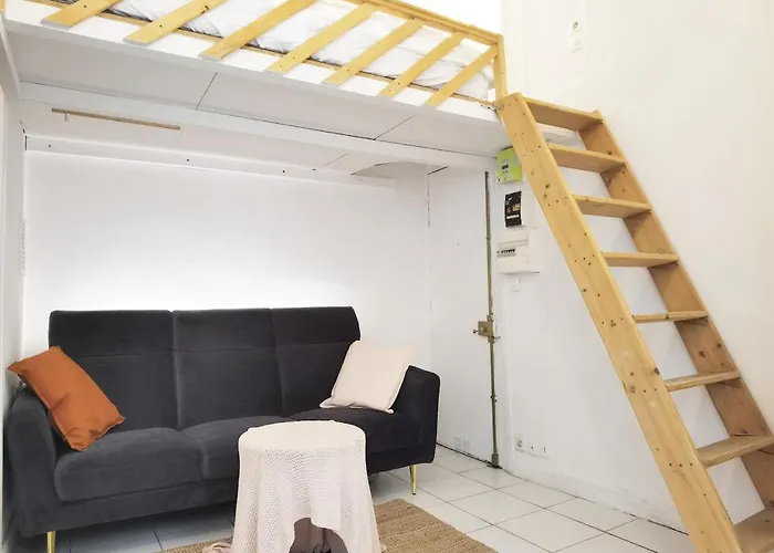 Bright Near Parc De La & Metro Parijs