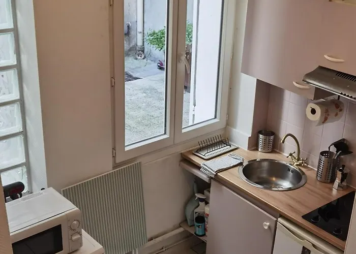 Bright Near Parc De La & Metro *