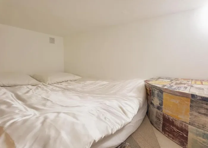 Bright Near Parc De La & Metro Parijs